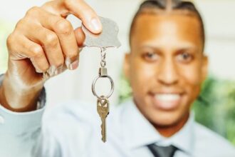 What a Buyer's Advocate Does When You’re Abroad