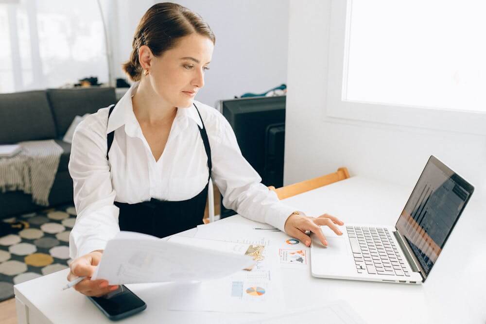How Reporting Software Improves Decision-Making in Modern Businesses