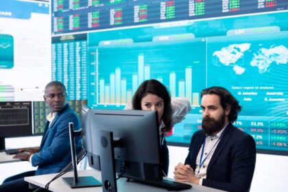 Global Fintech Teams: Benefits of Distributed Development in Financial Software