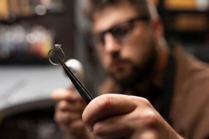 How to Properly Care for and Maintain Diamond Jewellery