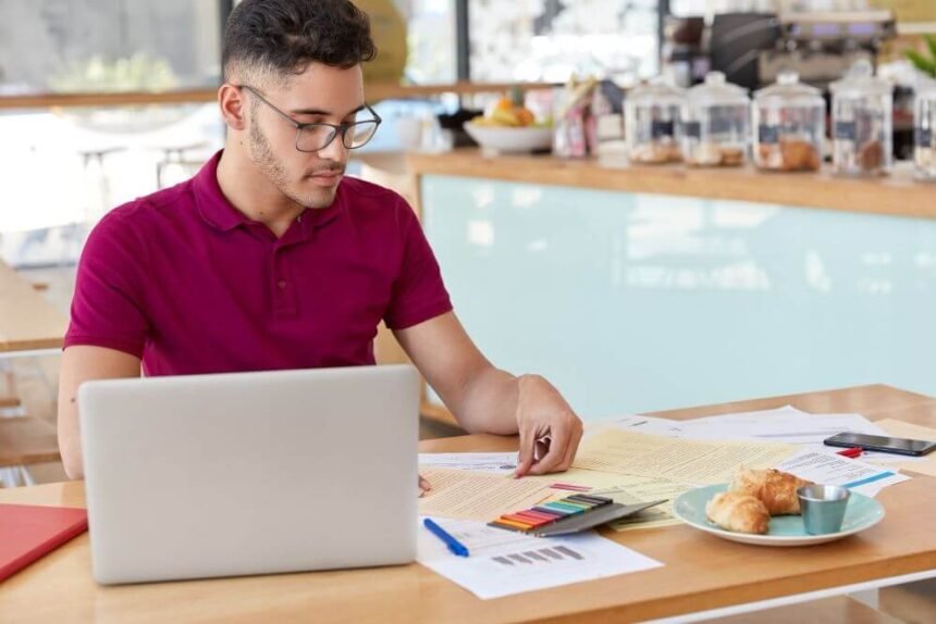 The Complete Guide to Managing Cash Flow for Freelancers and Small Businesses